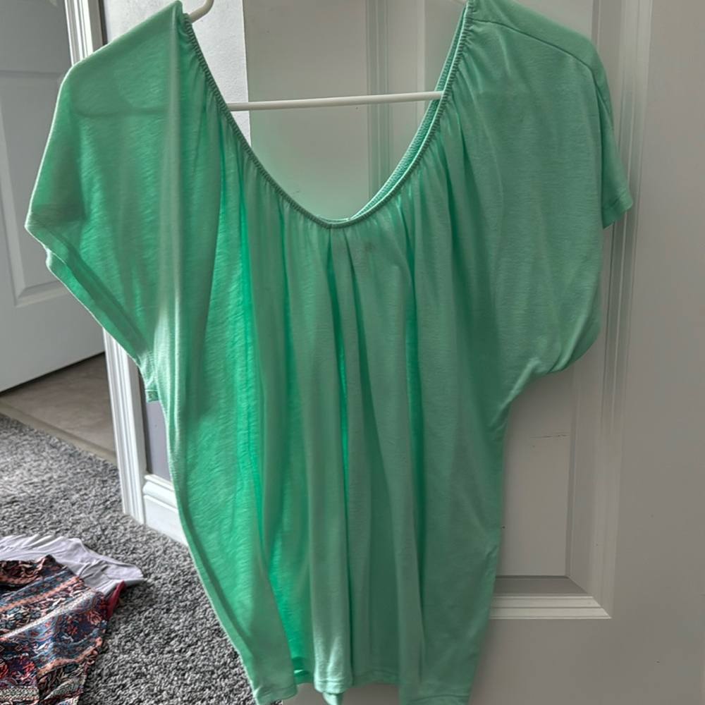 American Eagle v-neck top, size S, great condition
